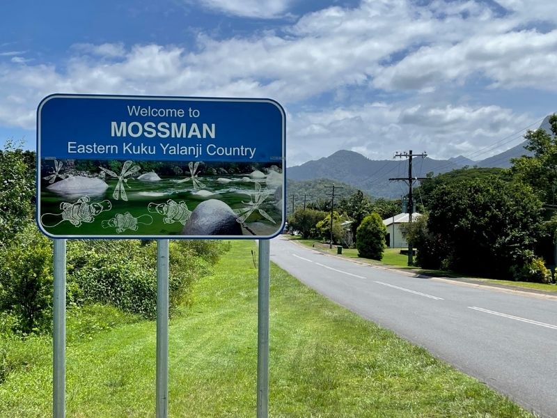 Indigenous Language Signs - Welcome To Mossman